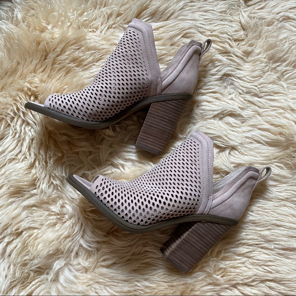 Vince Camuto Kensa Boots NEW
